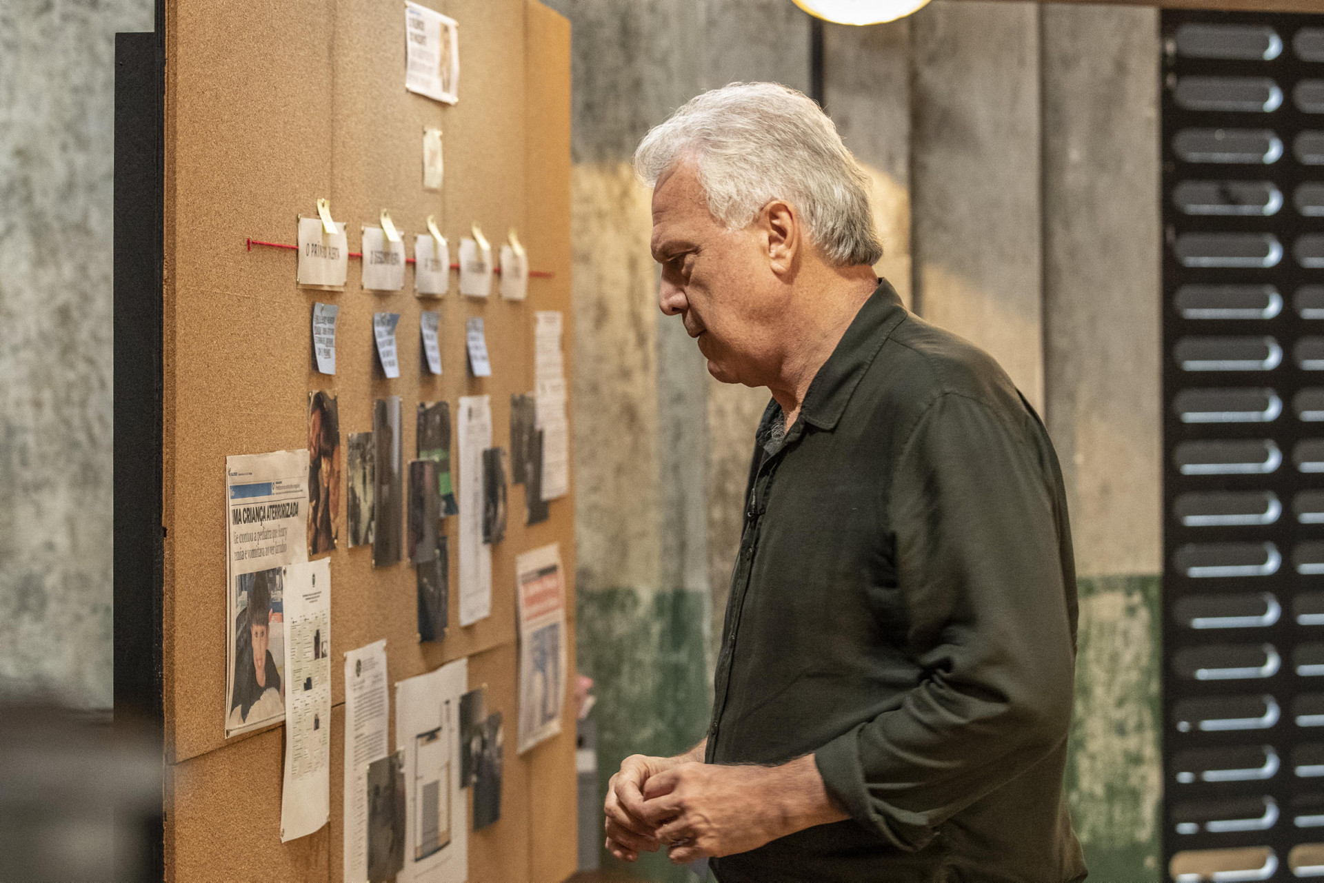 Pedro Bial no cenário do 'Linha Direta' - Fabio Rocha