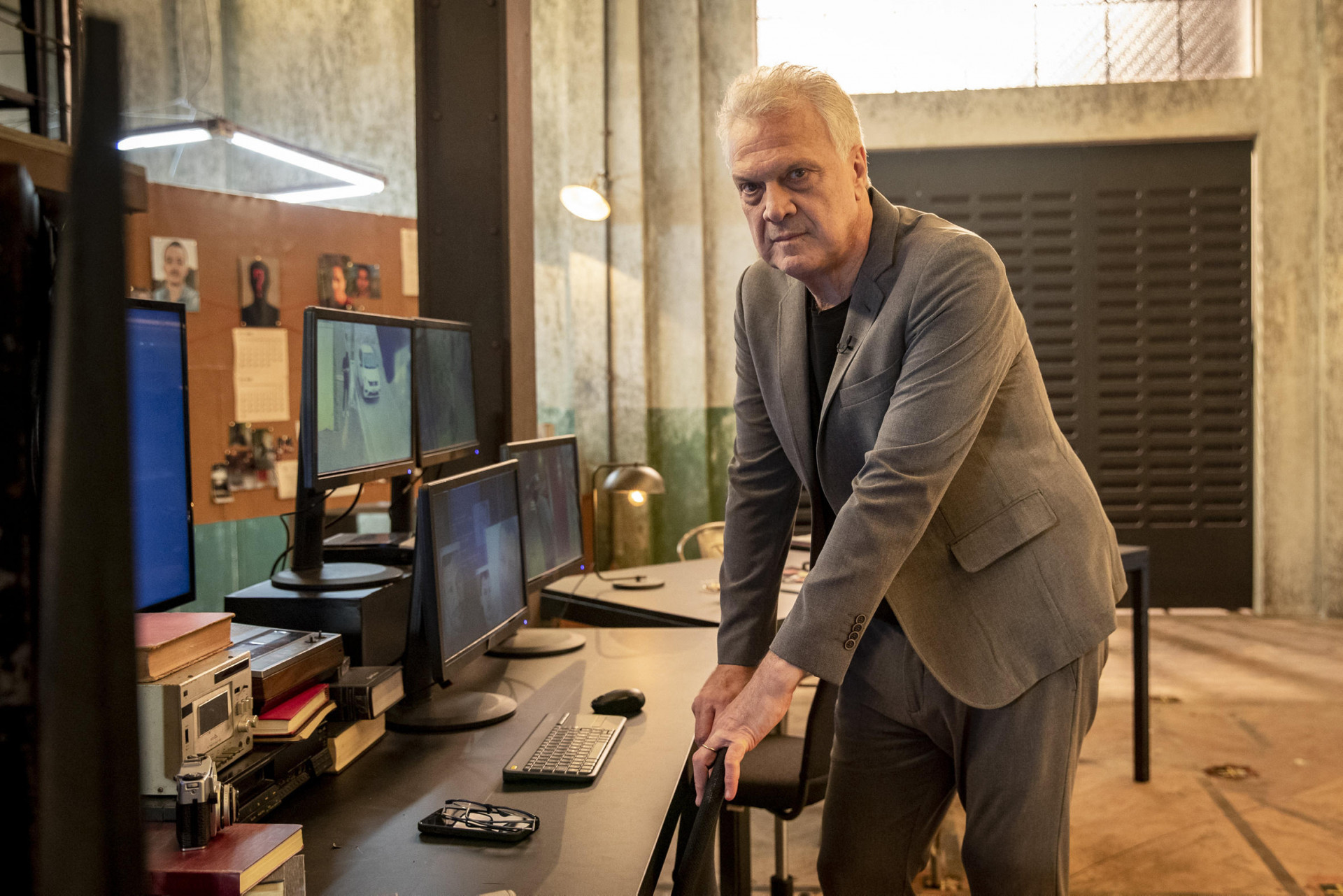 Pedro Bial no cenário do 'Linha Direta' - Fabio Rocha