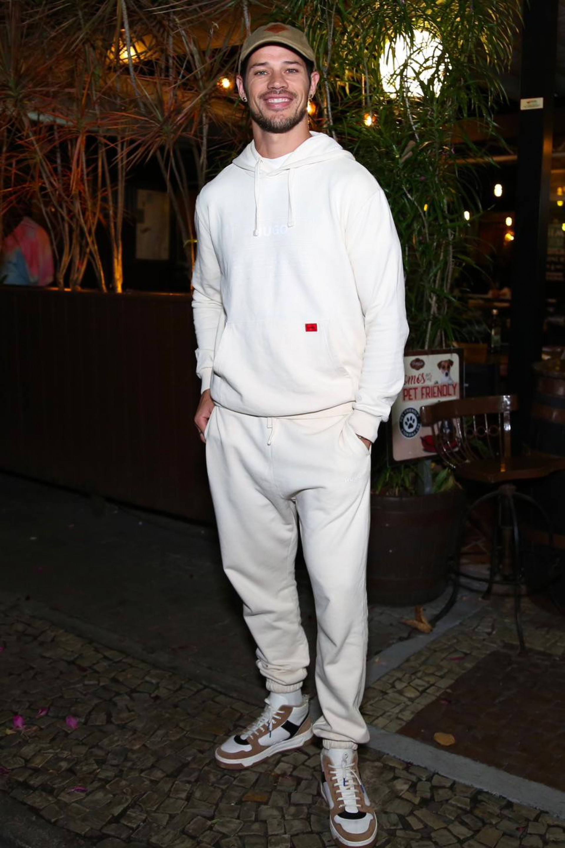 José Loreto comemora aniversário de 39 anos em restaurante na Barra da Tijuca, na Zona Oeste do Rio, na noite desta terça-feira - Daniel Pinheiro / Ag. News