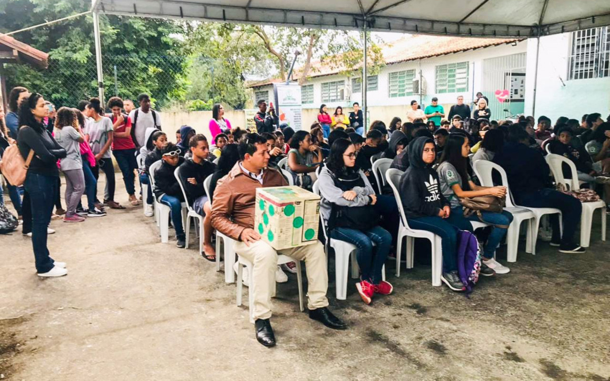 P&uacute;blico marca presen&ccedil;a no lan&ccedil;amento do projeto sobre fotografia para estudantes