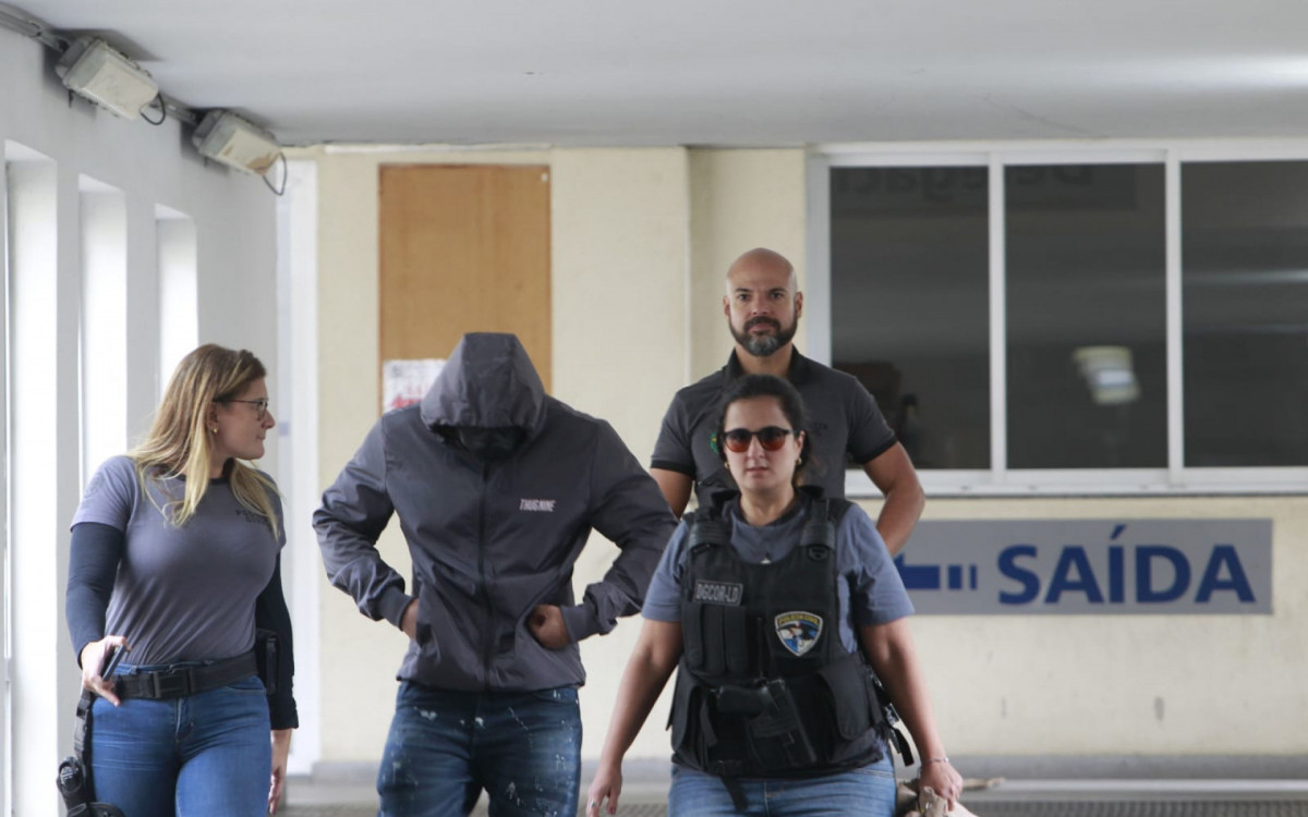 PM conduzido à delegacia por possuir arma irregular - Reginaldo Pimenta/Agência O DIA