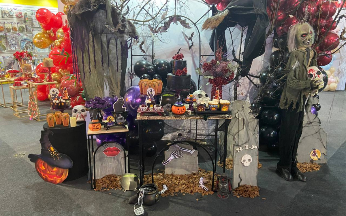 Destaque da feira é o segmento de festas sobre o Halloween - Ana Carolina Manzzi / Agência O Dia
