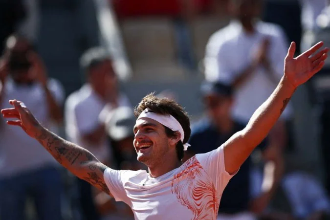 Thiago Wild faz história e vence Medvedev na estreia de Roland Garros, tênis