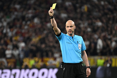 Árbitro inglês anuncia aposentadoria após participação na Copa do Mundo