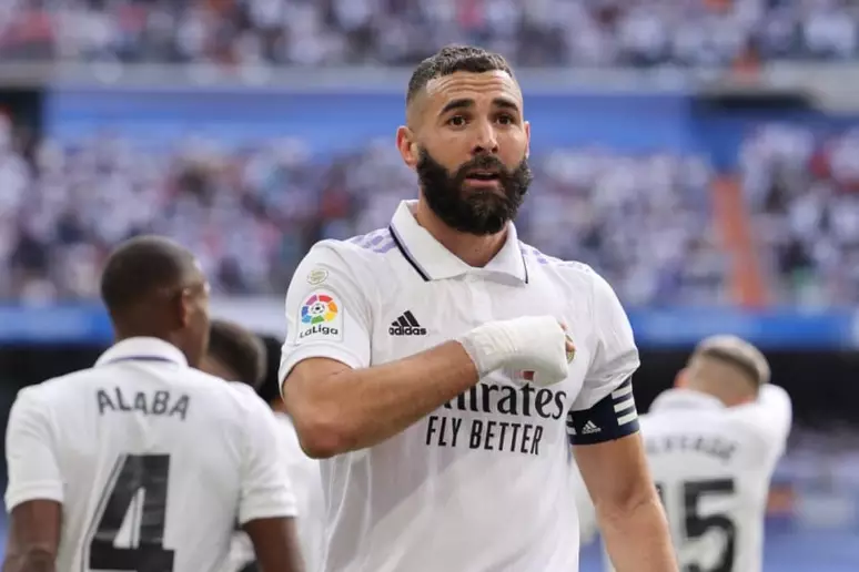 Real Madrid anuncia saída de Benzema após 14 temporadas