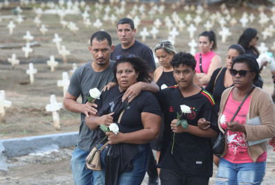 Corpo de lutador de jiu-jitsu desaparecido é enterrado