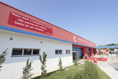 Mulher se fere em acidente com carro-forte