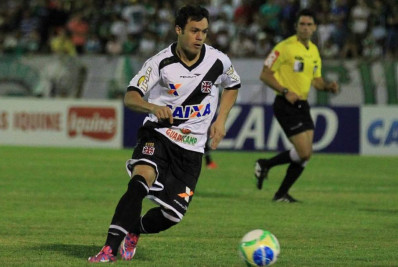 Justiça pede prisão de ex-atacante do Vasco por falta de pagamento de pensão