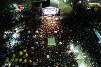 CHUVA DE DINHEIRO/ Eventos em Cabo Frio tem custos acima da média