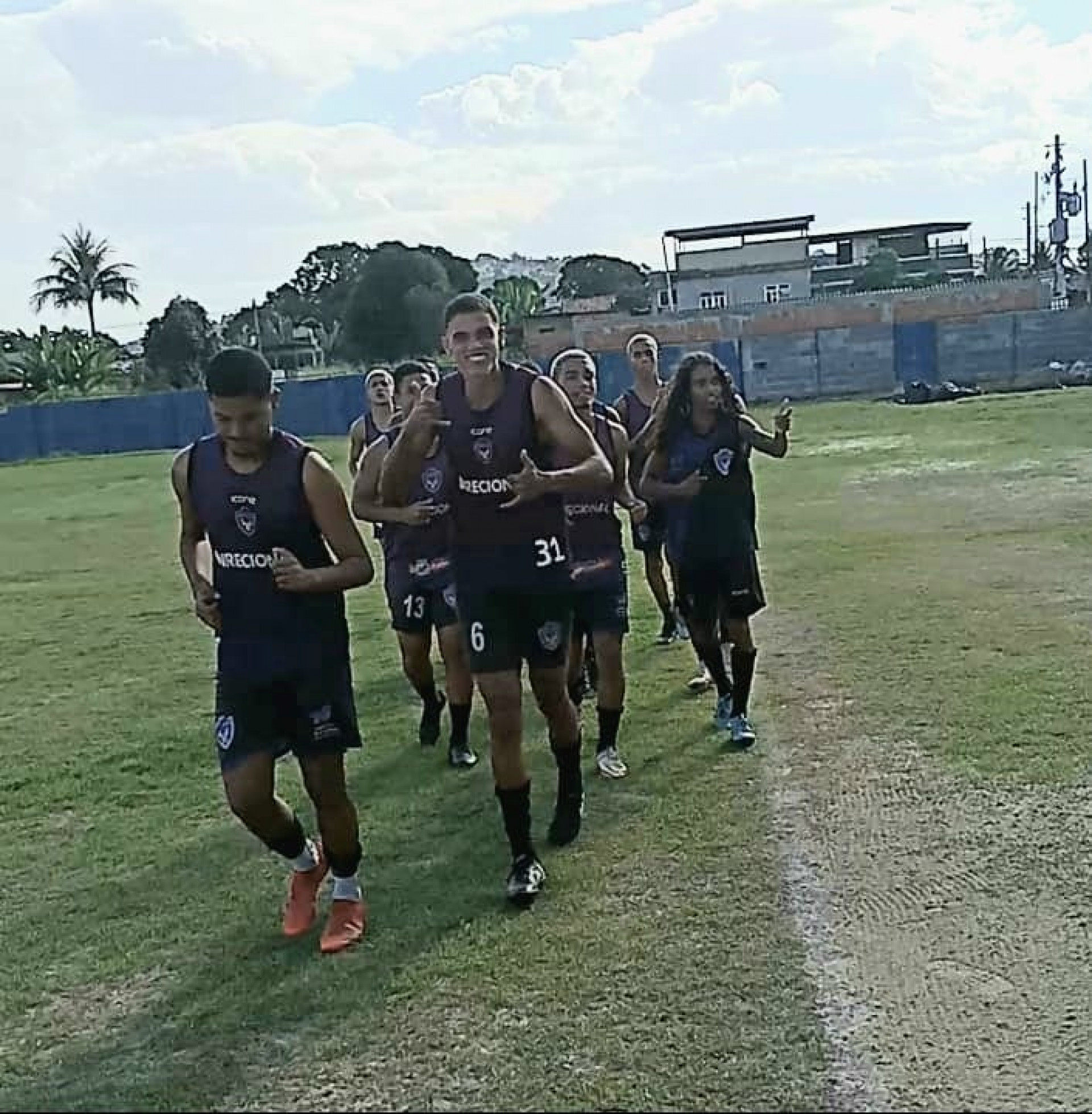 Equipe Sub-20 da SE Belford Roxo treinando no Estádio Nélio Gomes - Divulgação