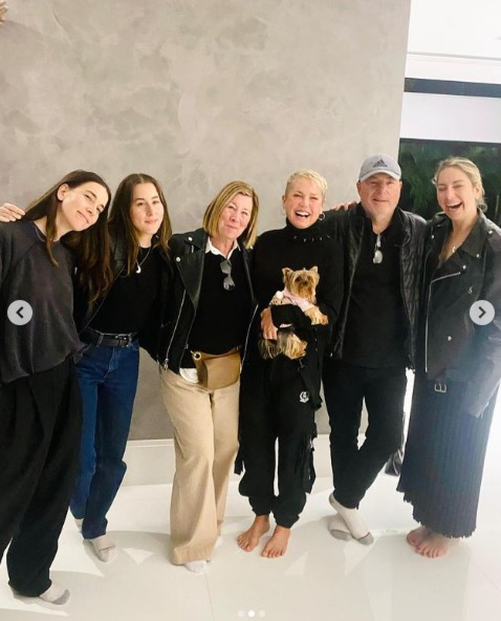 Xuxa posa ao lado das irmãs Haim - Reprodução/Instagram