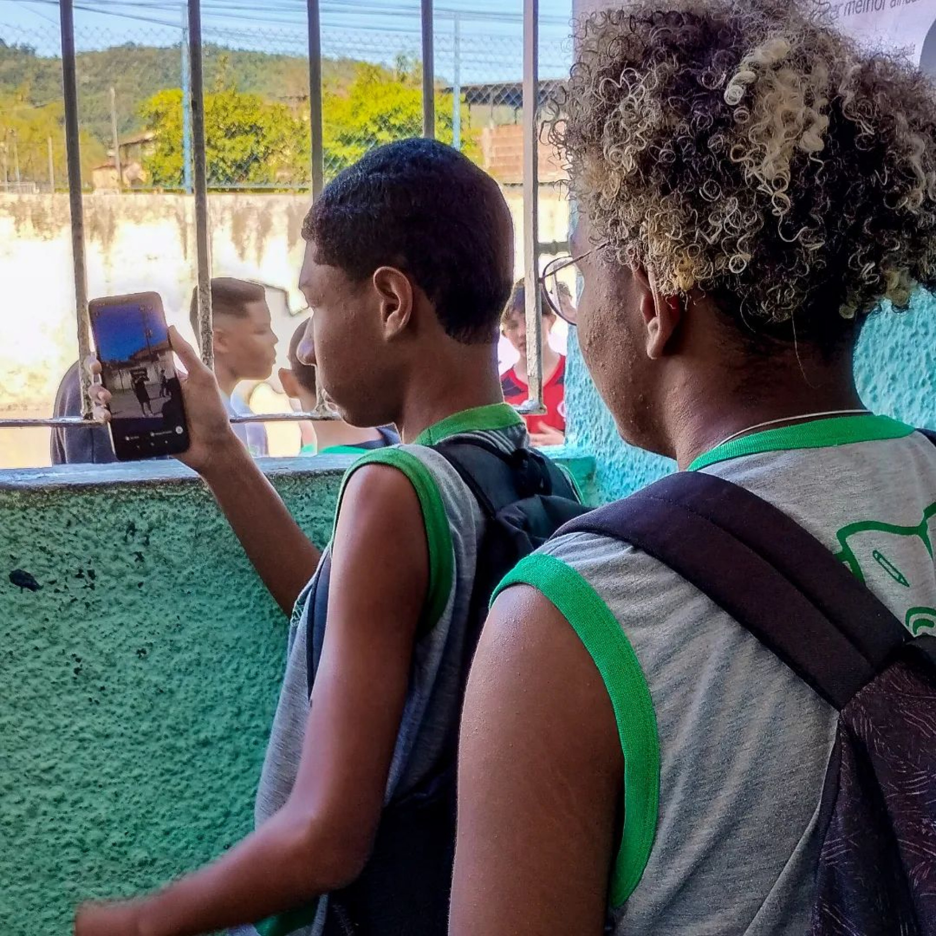 Estudantes aprendem sobre novas perspectivas de fotografias