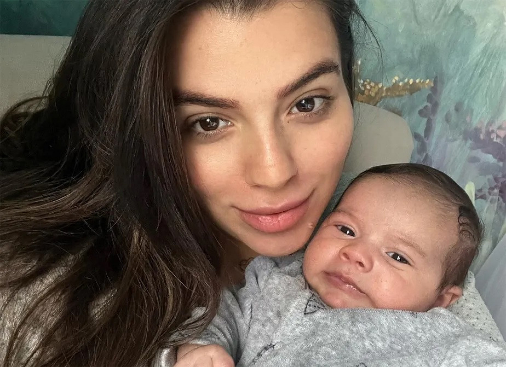 Petra Mattar ao lado do filho, Makai - Reprodução / Instagram