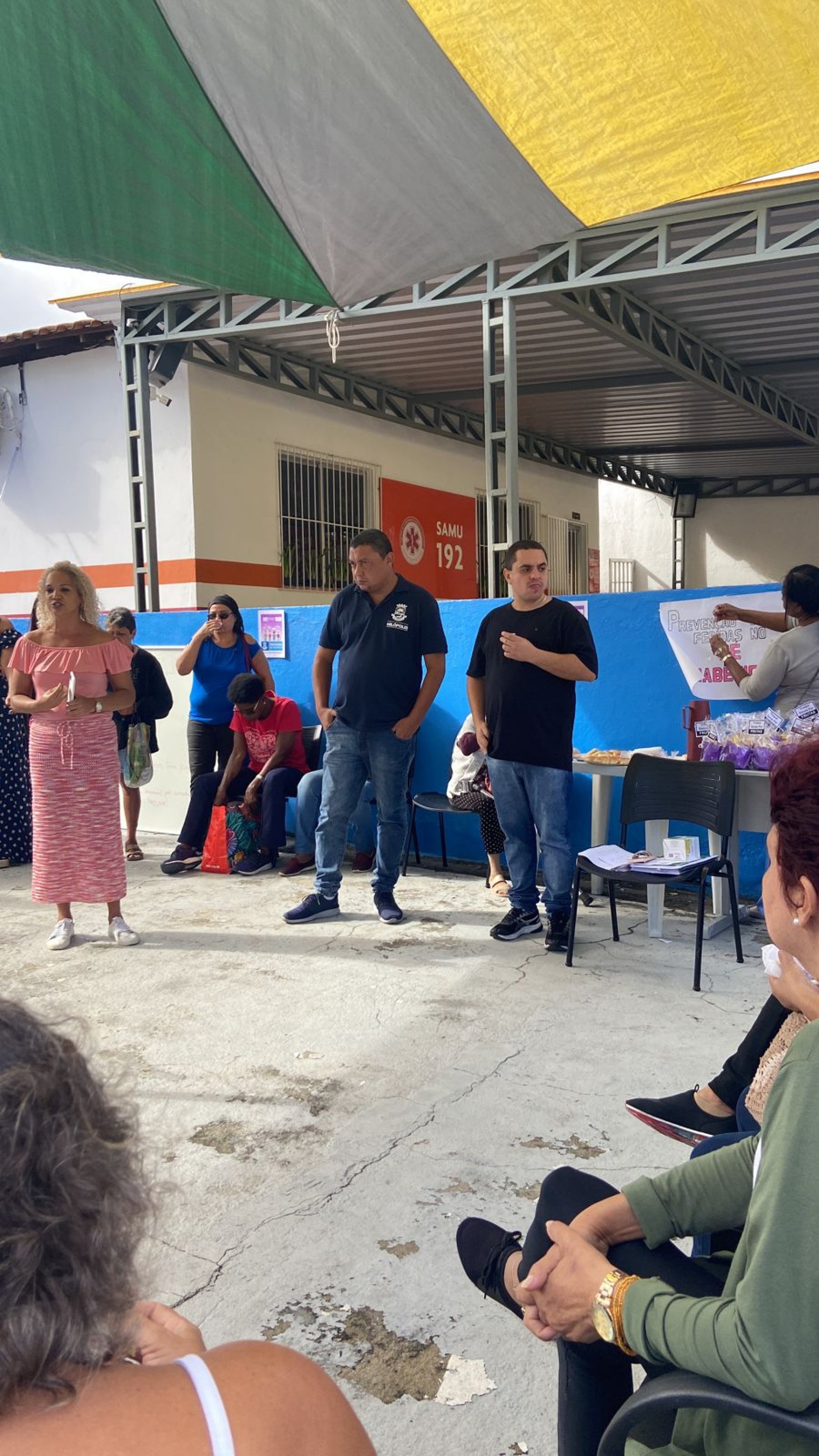O secretário municipal de Saúde, André Esteves (camiseta preta/direita), participou evento - Divulgação / PMN