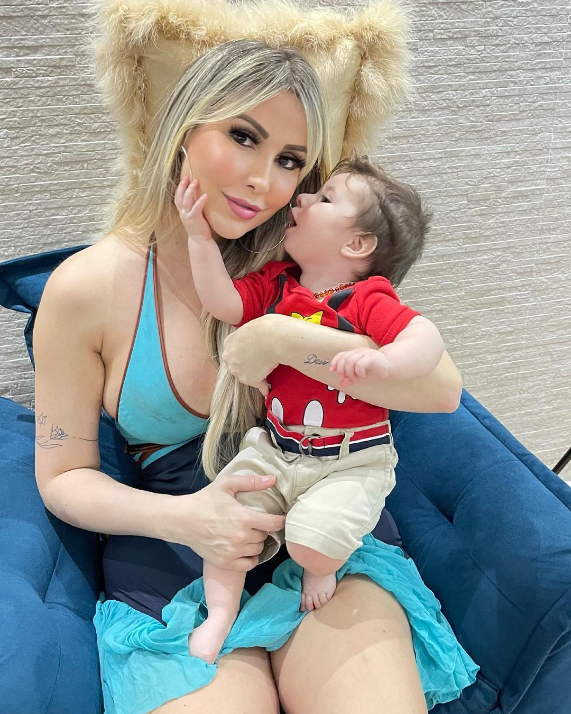 Lygia Fazio com o filho Thor - Reprodução Internet