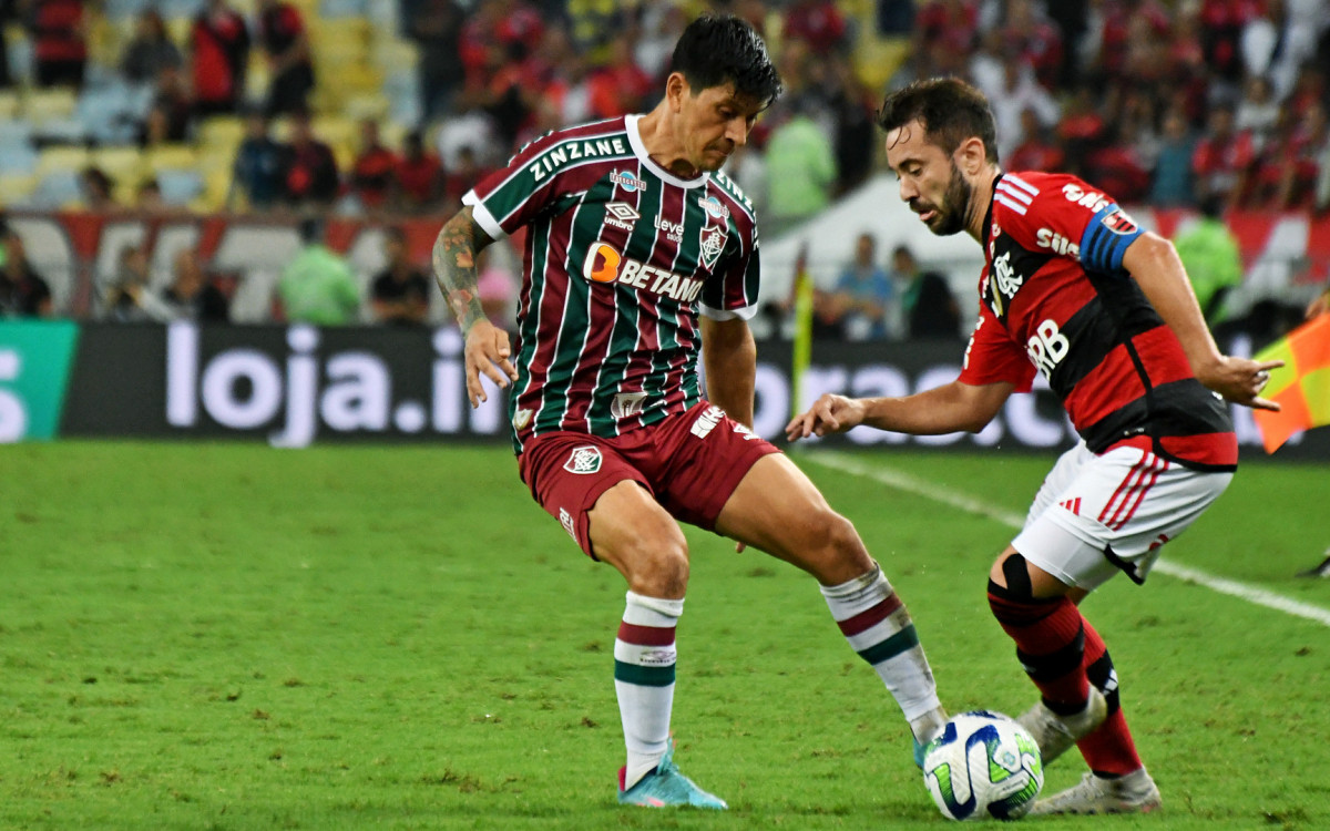 Everton Ribeiro entrou em campo no segundo tempo da vit&oacute;ria do Flamengo sobre o Fluminense
