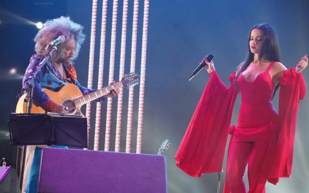 Juliette se apresenta no São João de Campina Grande ao lado de Chico César e Geraldo Azevedo