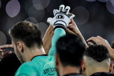 Sistema defensivo vira trunfo para o Botafogo vencer o Athletico e disparar ainda mais na liderança