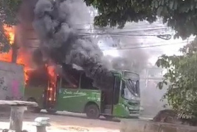 Região Metropolitana do Rio teve 252 ônibus incendiados nos últimos dez anos, lamenta federação que representa setor