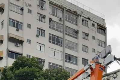 Operação  retira 'gatos' de energia em estabelecimentos de Niterói