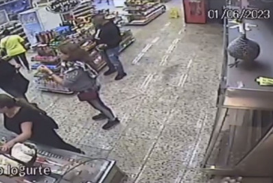 VÍDEO/Câmeras de segurança flagram furto em tradicional padaria de Cabo Frio