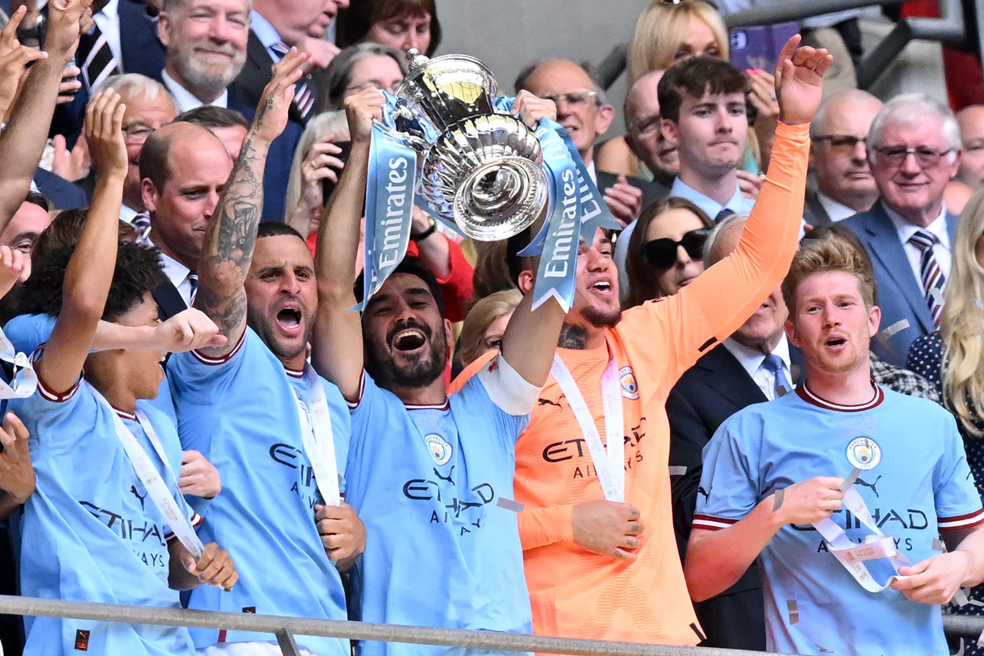 Clássico de Manchester pela final da Copa da Inglaterra é destaque