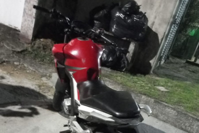 Bandido é preso usando moto roubada no Jardim América