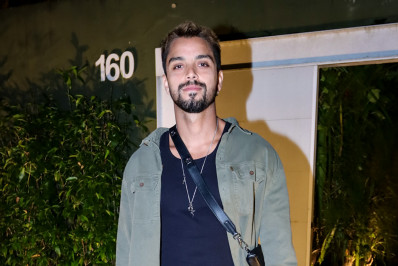 Rodrigo Simas debocha de boato sobre recusa de papel em 'Renascer': 'Não aguento mais'