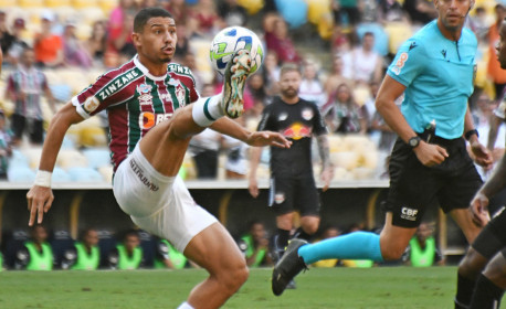 Clube de Ronaldo Fenômeno entra no páreo por ReinierJogada 10