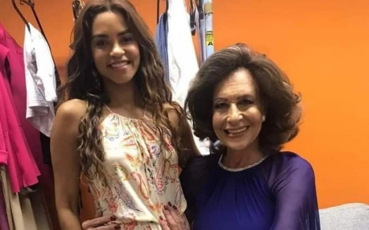 Divina Valéria e Lucy Alves nos bastidores da novela 'Travessia'