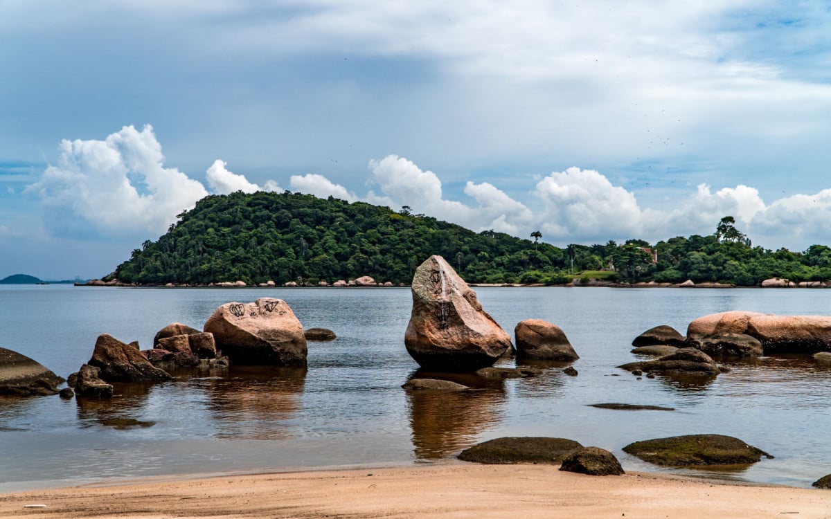 Paquetá é uma das praias com melhoria na qualidade da água - Divulgação