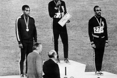 Primeiro velocista a vencer com marca abaixo dos 10s morre aos 76 anos