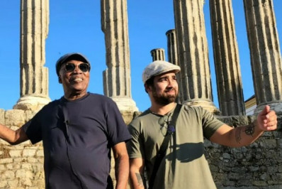 Milton Nascimento publica cliques raros com o filho: 'Presente que a vida me deu'