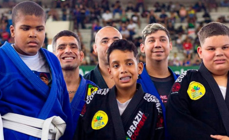 Campeão Mundial da IBJJF 2023 🥇 Depois de 8 anos na faixa-preta, eu  finalmente conquistei esse título que tanto sonhei. Estou muito…