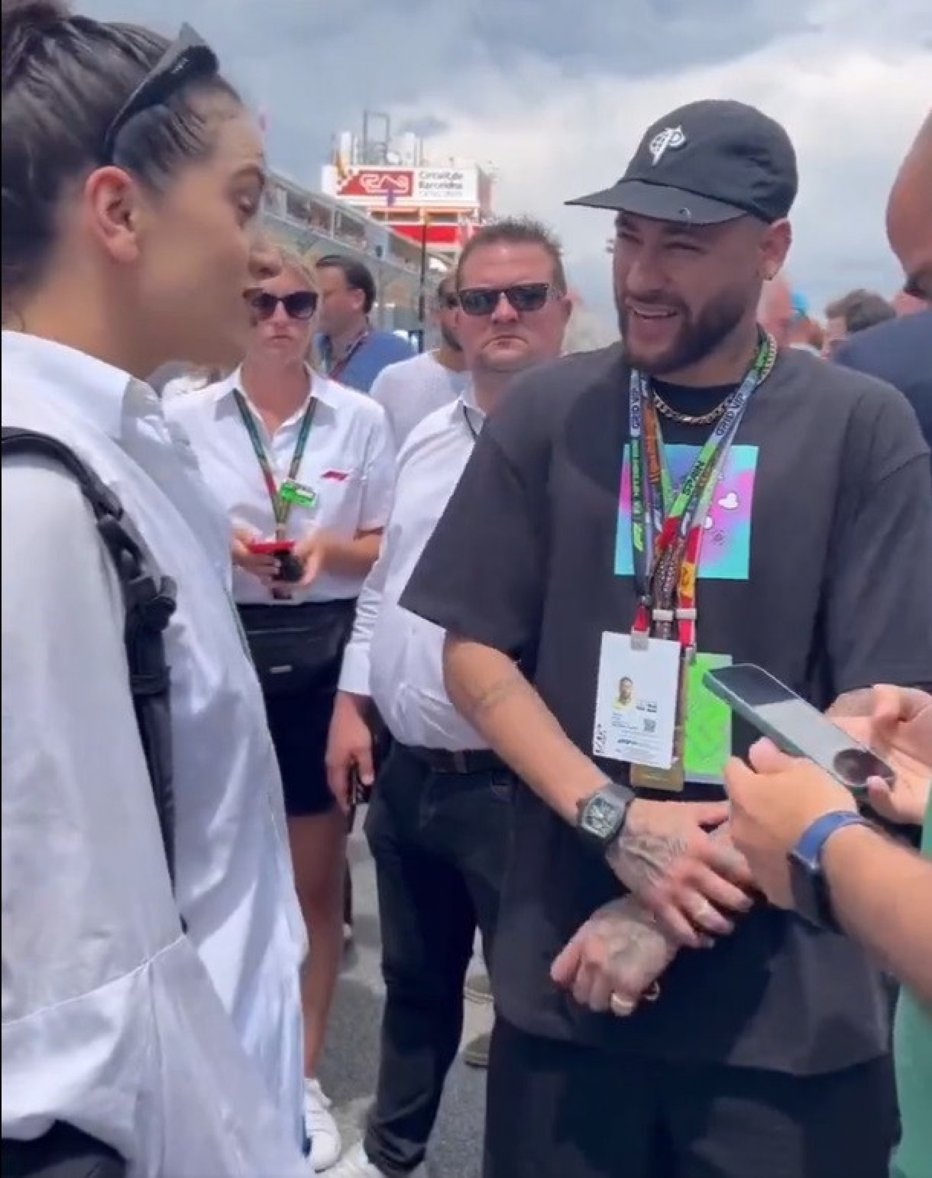 Neymar e Rosalía se encontram em evento - Reprodução de vídeo