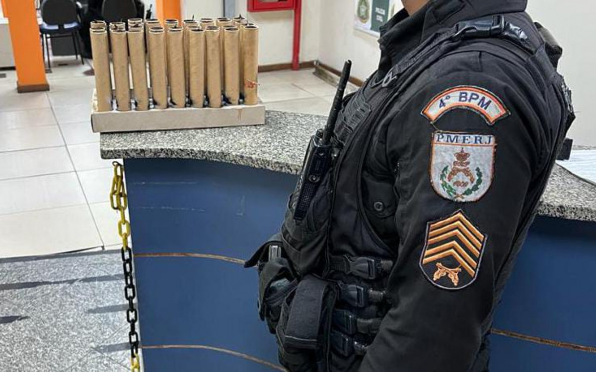 Mais de 30 fogos de artif&iacute;cio foram apreendidos