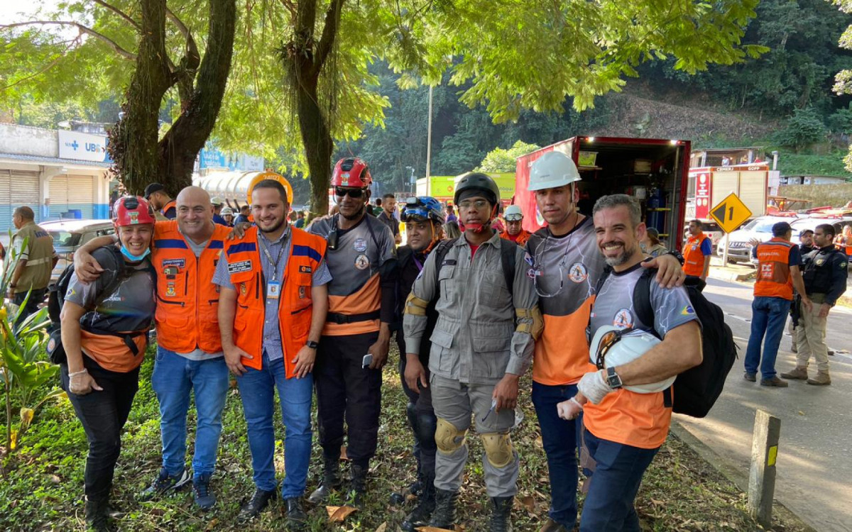 Defesa Civil de Caxias faz simulado de acidente rodovi&aacute;rio com produto t&oacute;xico - Divulga&ccedil;&atilde;o