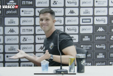 Saiba o motivo do sorriso de Barbieri, que irritou torcedores do Vasco após goleada do Flamengo