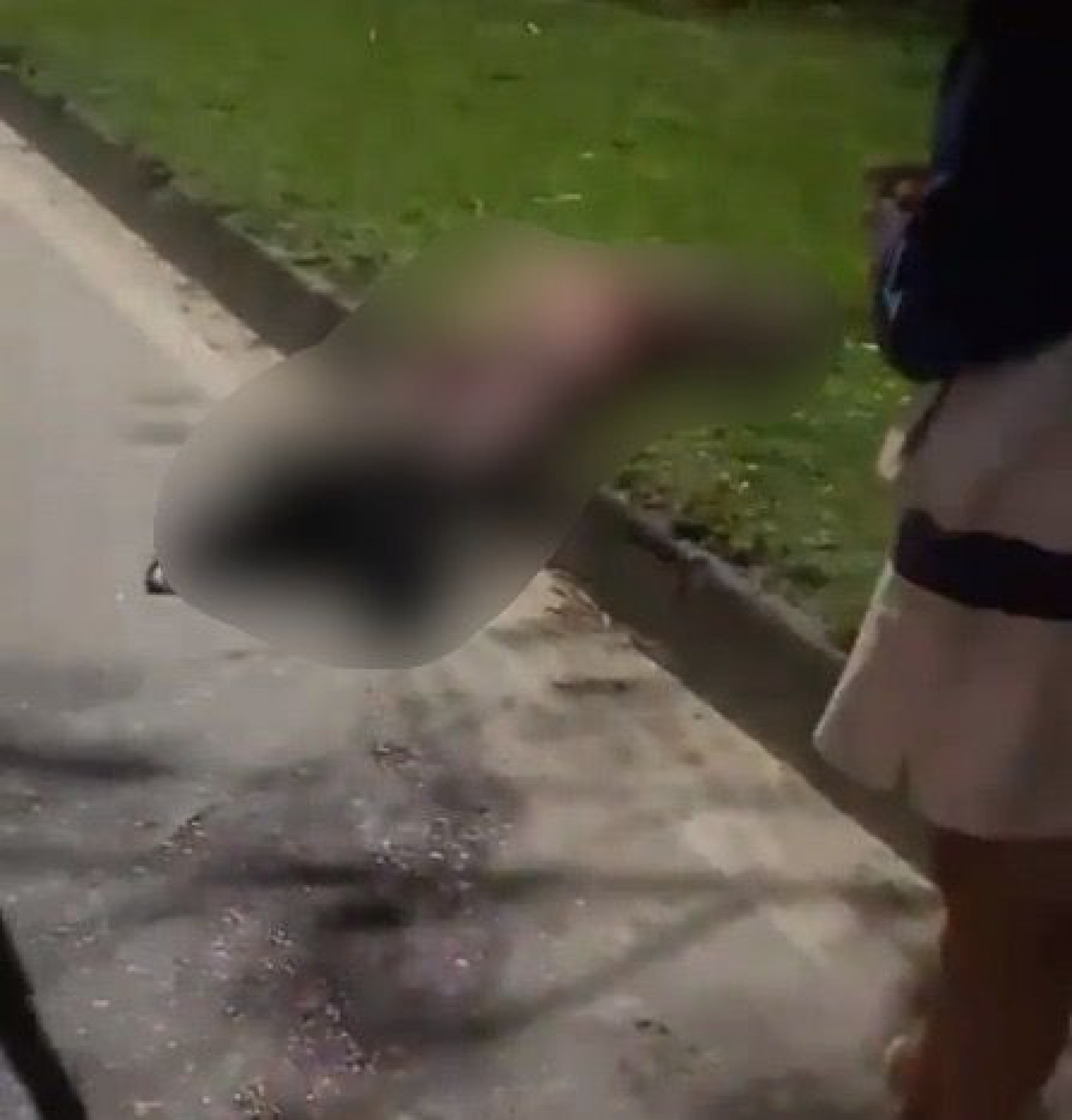 Dois homens foram assassinados e os corpos foram deixados na Avenida Ayrton Senna