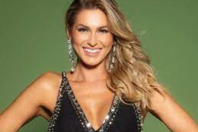 Lívia Andrade choca com procedimento íntimo: 'Inteligência vaginal'