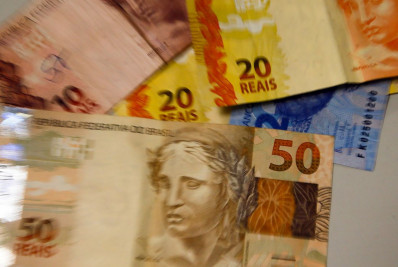 Brasileiros ainda não sacaram R$ 7,59 bilhões de valores a receber