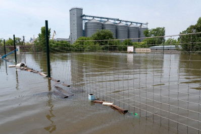 Inundações por destruição de represa na Ucrânia deixam ao menos 16 mortos, diz Kiev