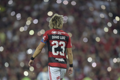 Após um mês, David Luiz voltará a ganhar minutagem com Tite no Flamengo
