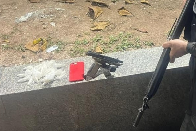 Suspeito morre durante confronto com PMs na Baixada