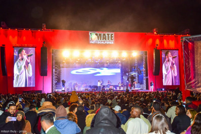 Festa do Tomate começa com coroação da Rainha e noite de louvores