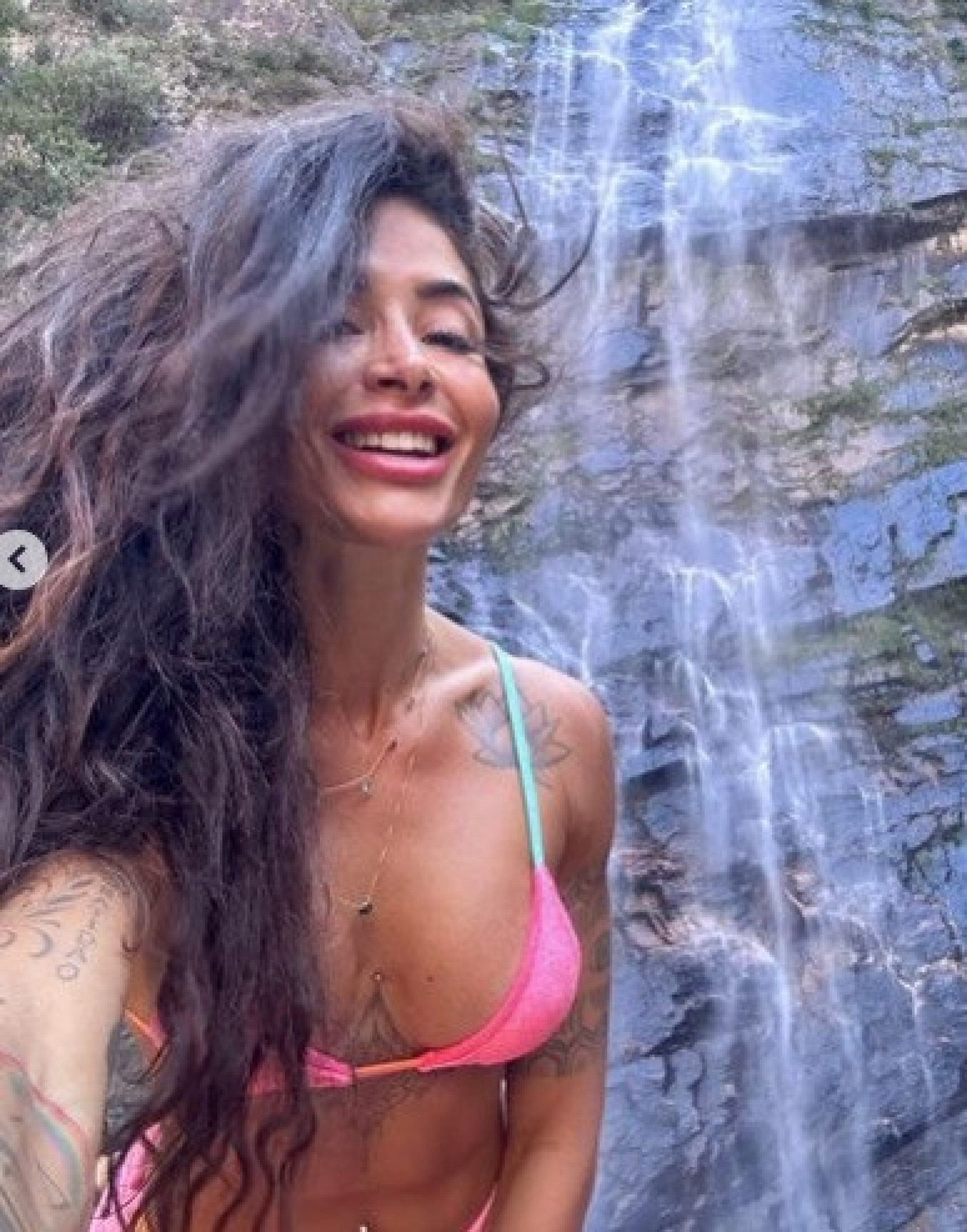 Aline Campos posa de biquíni e recebe elogios - Reprodução do Instagram