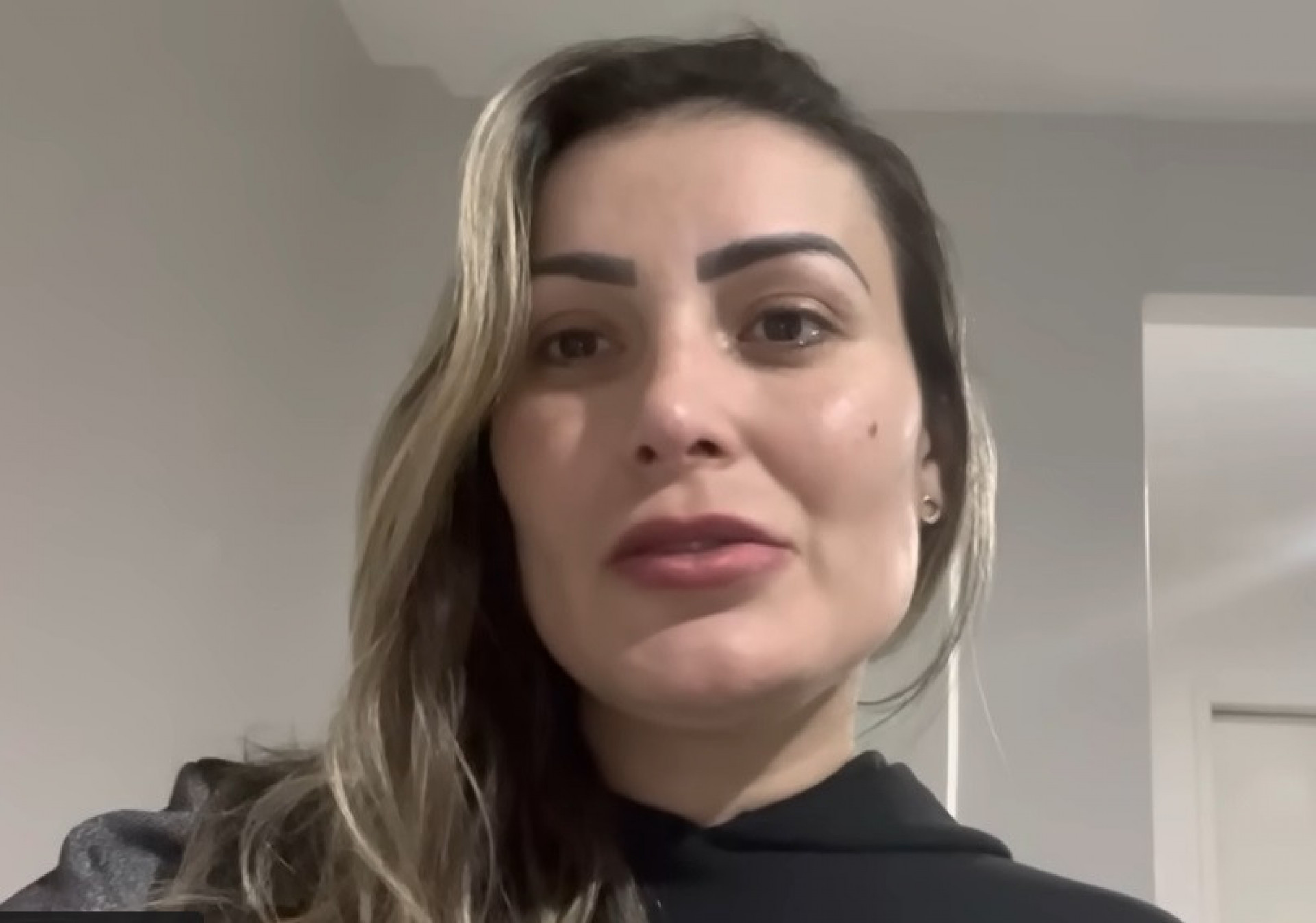 Andressa Urach desabafa sobre ação conta a igreja Universal - Reprodução de vídeo