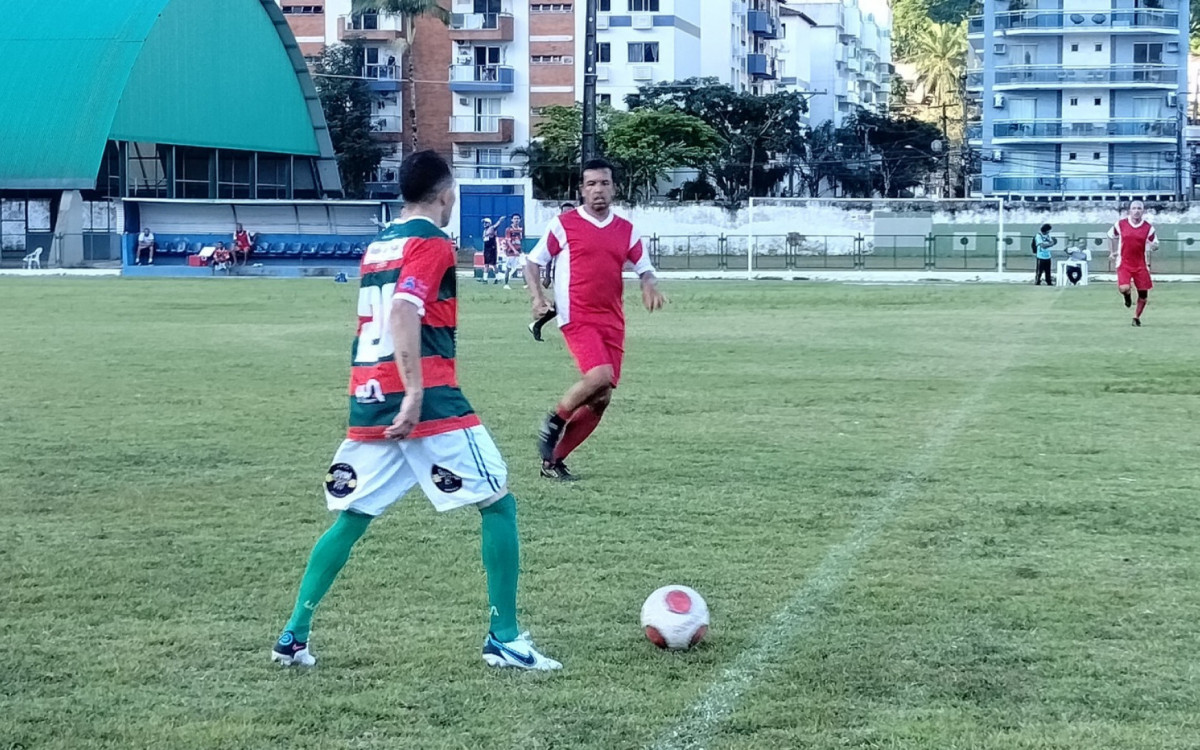 Os jogos acontecem no campo do Est&aacute;dio Municipal no Balne&aacute;rio