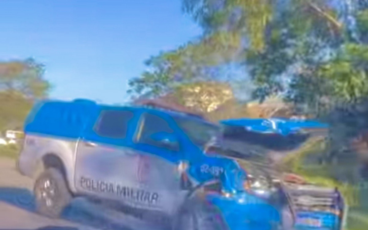 Acidente deixou tr&acirc;nsito em meia pista