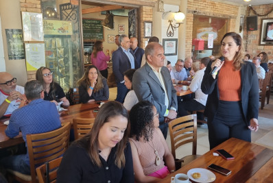 Café Empresarial da CDL Niterói se reúne em Itaipu, na Região Oceânica